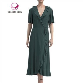 Las mujeres de seda visten estilo largo con Falbala